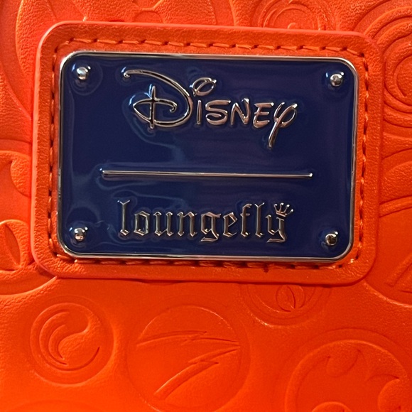 Disney Loungefly Baymax Lenticular Heart Backpack - Picture 10 of 10